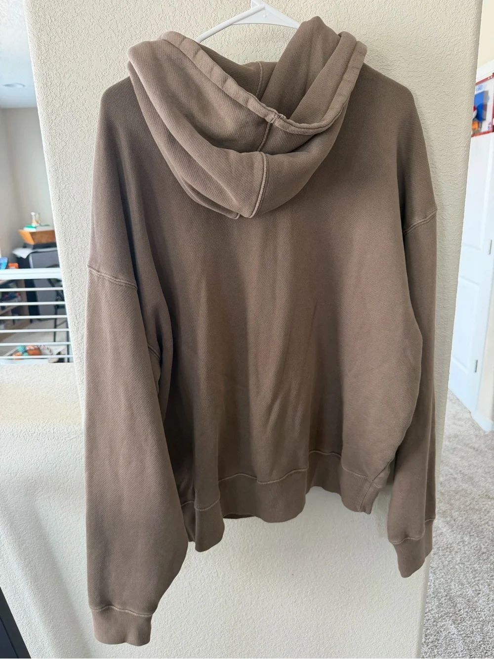 Elwood Men’s Brown/Taupe Full-Zip Hoodie – Size Medium – Never Worn